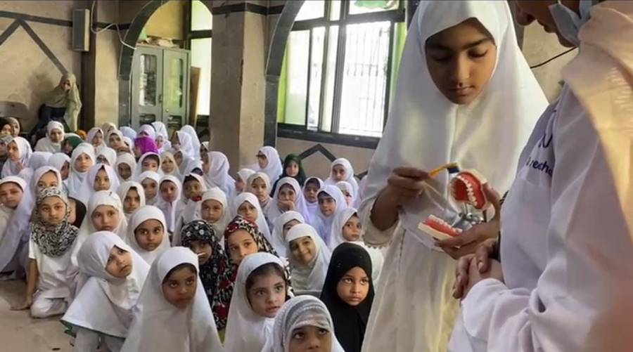 Free dental camp at Girls Madressah AnwaruL Qur’an Qadria Rizvia led by Dr. M. Salman Aminwala and Ayesha Dental Clinic