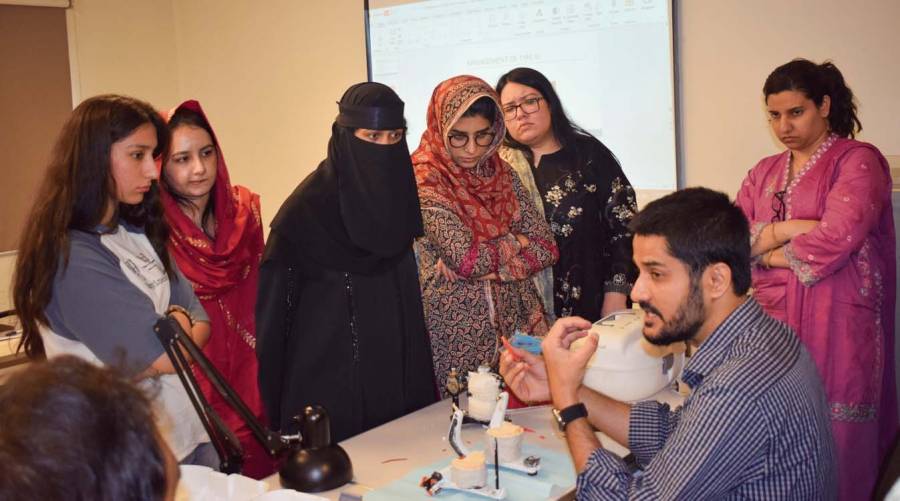 IADSR continuing dental education session on occlusion TMJ and splint therapy