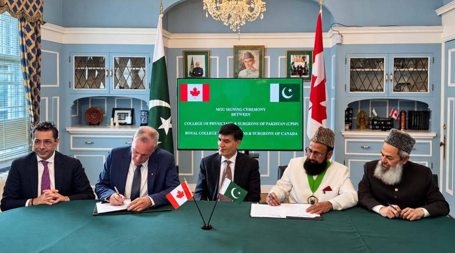 CPSP and Royal College of Physicians and Surgeons of Canada delegations sign an MoU on postgraduate medical education and training in Ottawa.